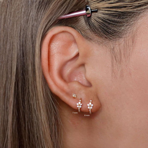 Cartilage hoop,cartilage piercing,14k solid gold hoops,helix hoop,helix piercing,small flower•diamond•huggie hoop earrings•helix earring