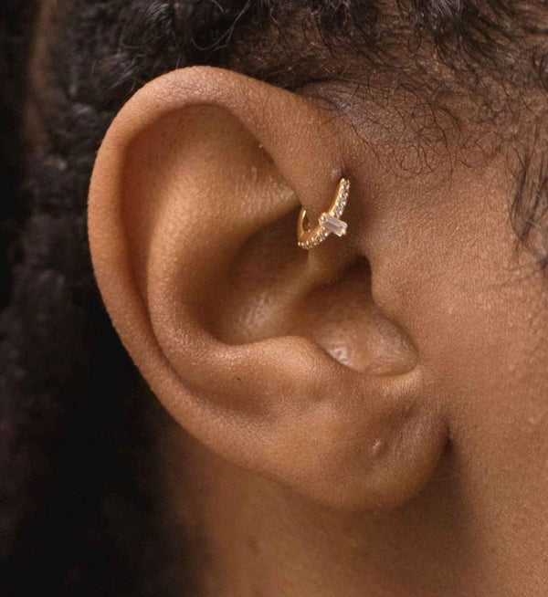 diamond helix hoop,14k solid gold hoops,diamond huggie hoop earrings,diamond,helix earring,cartilage earring•cartilage hoop•helix piercing