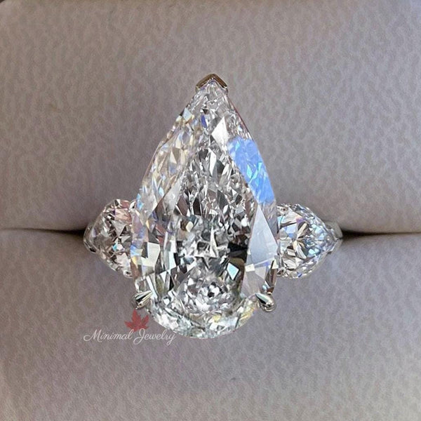 9 CT Large pear Shaped engagement ring Three stone Pear moissanite ring unique celebrity style teardrop ring,pear cut Luxury wedding ring