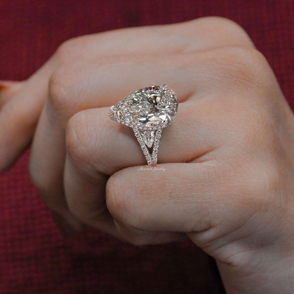 Pear Moissanite Ring Three Stone Engagement Ring 10 CT Pear Shaped Wedding Ring Split Shank 14k Gold Jewelry Statement Anniversary gift ring