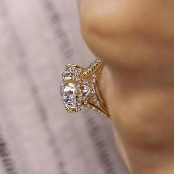 Oval Lab Grown diamond Engagement Ring 5.5CT IGI Certified Hidden Halo Split Shank Cathedral Set Oval Cut Diamond Wedding Ring for Women