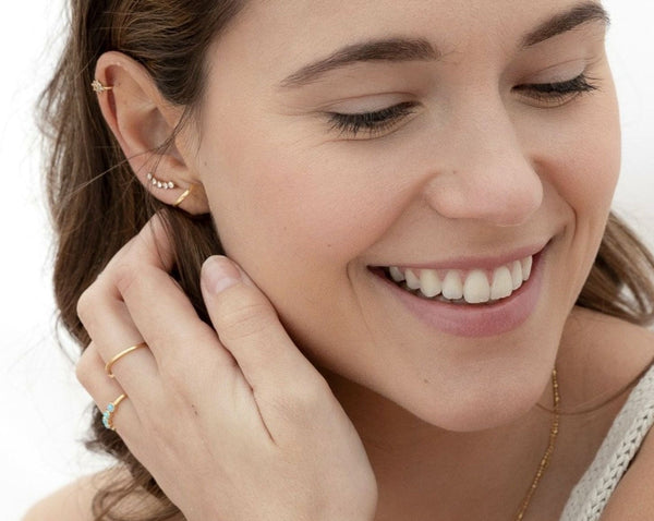 14k gold cartilage hoop,helix hoop,cartilage earring,piercing helix,solid gold hoops,huggie earrings•flower•helix earring•tiny gold hoops