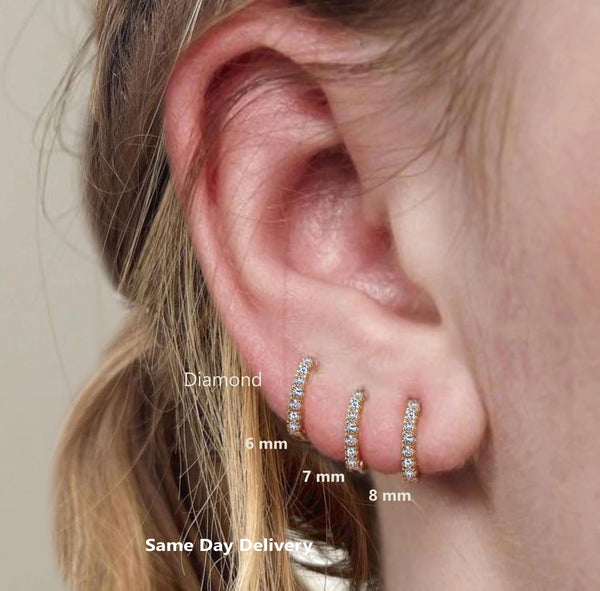 huggie hoop earrings,diamond huggies,14k solid gold huggie earrings,diamond hoops,cartilage hoop,cartilage earrings•helix hoop•tiny hoops