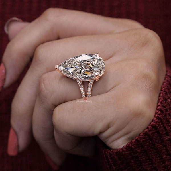 Pear Moissanite Ring Rose Gold 14CTpear shaped Engagement Ring Large Statement Cocktail Ring Split Shank Wedding Anniversary Ring for women