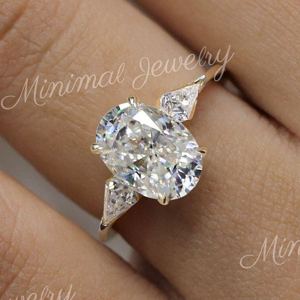 3.4 TCW three stone oval engagement ring,Moissanite cluster ring,bezel set kite cut&oval cut Moissanite three stone ring,unique wedding ring
