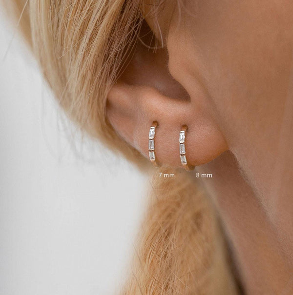 Baguette hoops,huggie hoop earrings,14k solid gold hoop earrings,small gold hoops,mini,tiny hoop earrings•diamond huggies•diamond hoops•8mm