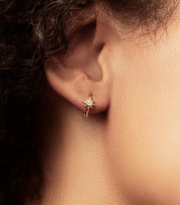 14k solid gold star hoop earrings,starburst earrings,gold huggie earrings,huggie hoop earrings,small mini hoop earrings,tiny gold hoops